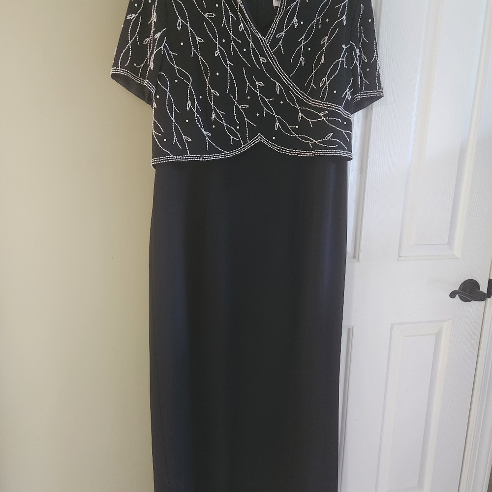 Formal Gown - Picture 2 of 8